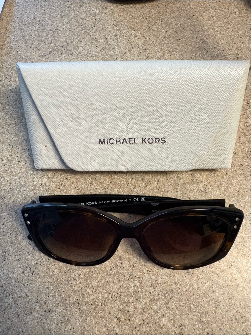 Michael Kors Brown Tortoiseshell Cat-Eye Sunglasses with Gradient Lenses